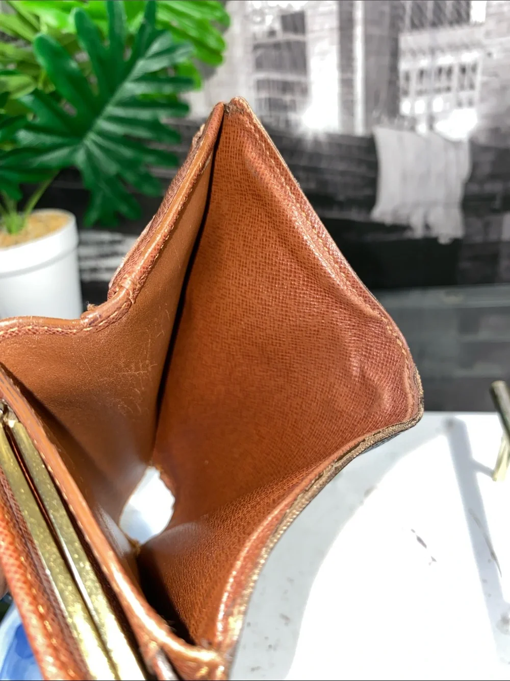 Authentic Louis Vuitton Vintage Monogram Kisslock Wallet - Picture 11 of 15